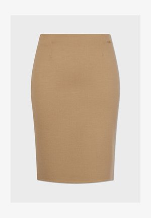 Gonna a tubo al ginocchio in tessuto beige con una texture liscia, caratterizzata da una cucitura sottile in vita e un piccolo dettaglio con il logo di lato.