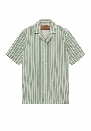 Világoszöld és fehér, függőlegesen csíkozott rövid ujjú, gombos ing nyitott gallérral és barna címkével a gallér belsejében.