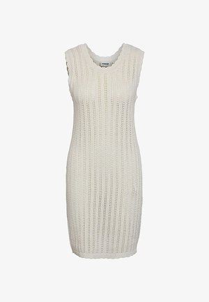 Strickkleid in Weiß mit vertikalem Lochmuster, ärmellosem Design, rundem Ausschnitt und gerippten Abschlüssen an den Armausschnitten und am Saum.