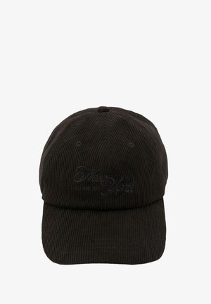 Czarna czapka baseballowa z prążkowanego sztruksu z zakrzywionym daszkiem, z tonalnym haftem "New York" na przodzie i sześcioma oczkami wentylacyjnymi.