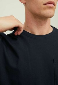 Jack & Jones CREW NECK - Camiseta básica - navy blazer