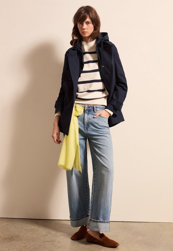 WITH FRINGING. - Schal