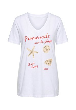Weißes V-Ausschnitt T-Shirt mit rotem französischem Text "Promenade sur la plage," "Saint Tropez," "Plage de la Moutte" und Pailletten in Form von Seesternen und Muscheln.