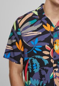 Urban Classics RESORT - Button down-skjorte - blackfruity