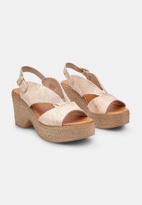 Bata Sandály na platformě - beige