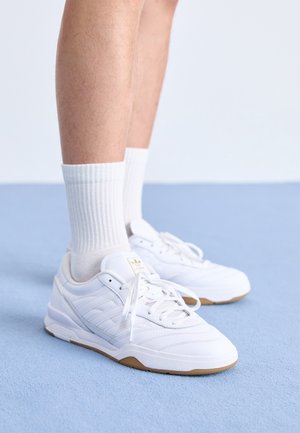 Baskets basses - white