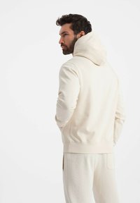Ombre KANGAROO SET - Chándal - cream