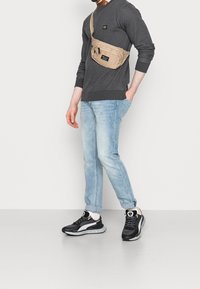 Denham Felpa - mottled grey