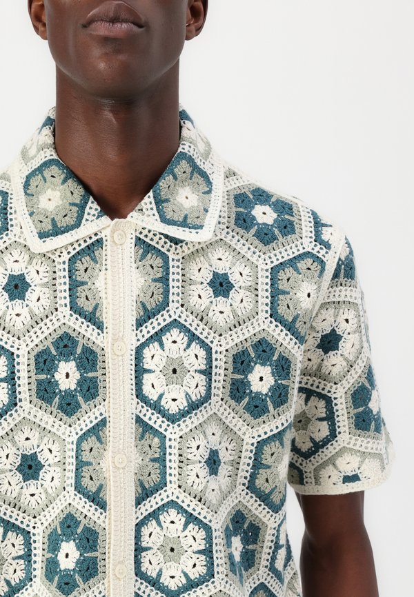 RASCHEL SWOLO - Shirt2