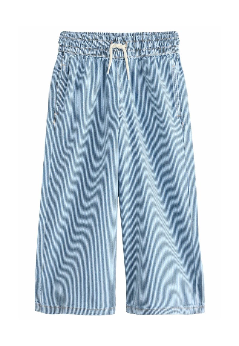 Pantalon large à rayures verticales bleu clair et blanc, avec taille élastique et cordon blanc, doté de poches latérales.