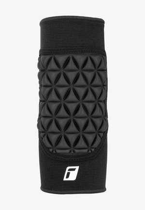 Czarny sportowy rękaw na ramię z teksturowanym, wypukłym wzorem w diamenty. Wykonany z elastycznego materiału z wzmocnionymi krawędziami i logo.