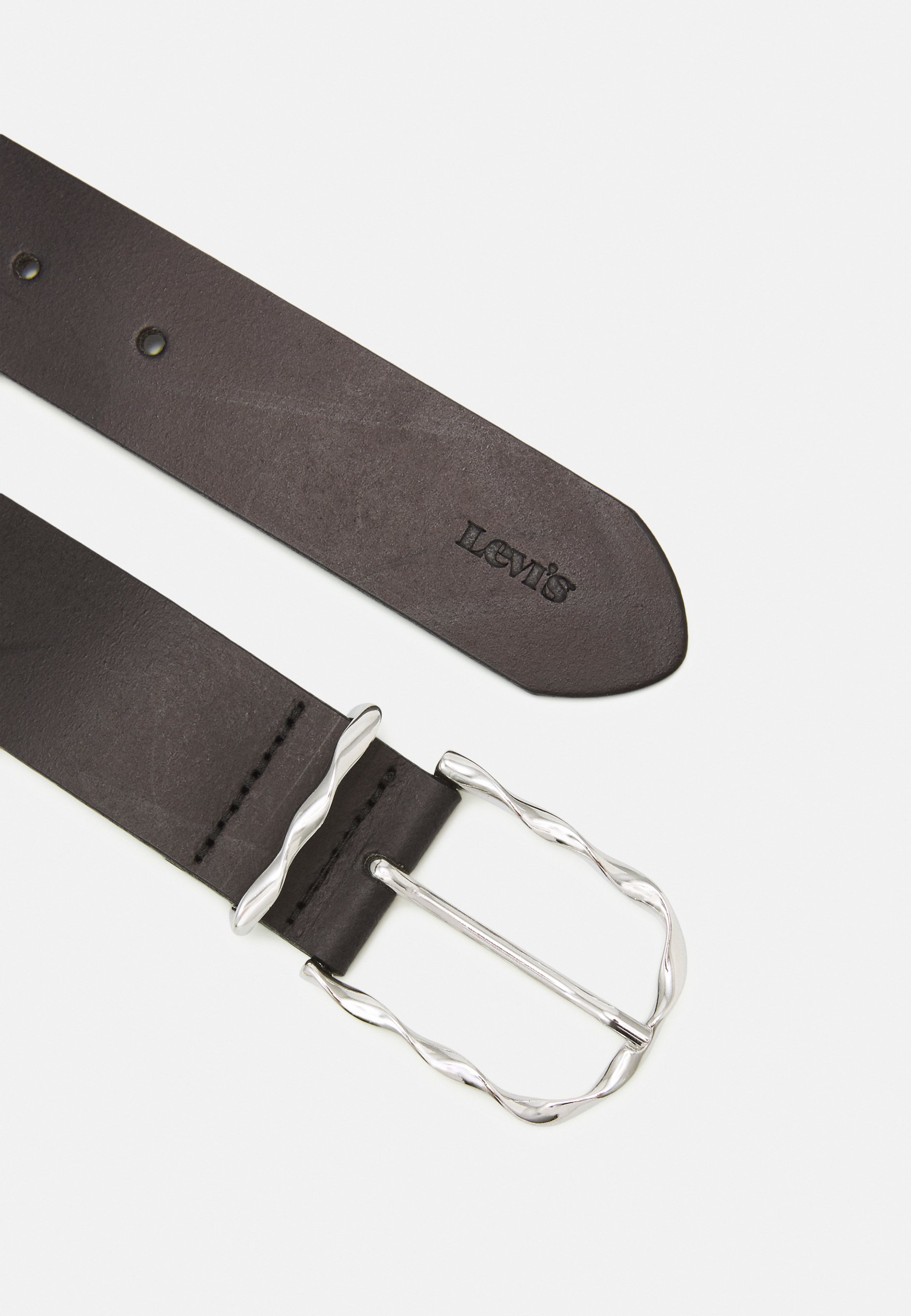 black levis belt