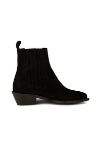 Botines de ante negro con un tacón de bloque bajo, que presentan detalles de costura vertical y una lengüeta en la parte posterior. Textura suave.
