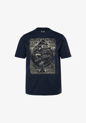 Marineblaues Baumwoll-T-Shirt mit einem großen, abgenutzten Grafikdruck eines Schädels und einer Kette sowie Vintage-Motorclub-Schriftzug in Beige. Kurze Ärmel, Rundhalsausschnitt.