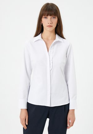 BUTTONED RUFFLED - Skjortebluser - off white