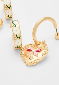 Stradivarius SET OF 2 PAIRS OF PAINTED HEART - Ohrringe - gold coloured