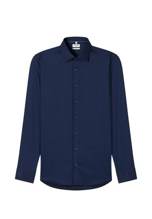 Marineblauw shirt met lange mouwen gemaakt van gladde stof, met een knoopsluiting aan de voorkant, zwarte knopen en een standaard kraag met goed gedefinieerde manchetten.