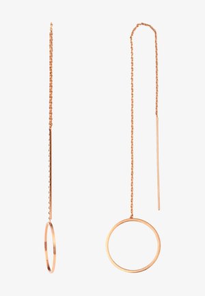 Rožinės aukso auskarai su ilgintą grandinę, plona lazdele ir apvalia iškarpa, demonstruojančia elegantišką ir minimalistinį dizainą.