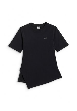 Czarny t-shirt z krótkim rękawem i okrągłym dekoltem, małe logo "4F" na lewej piersi oraz asymetryczny dół z bocznym rozcięciem.