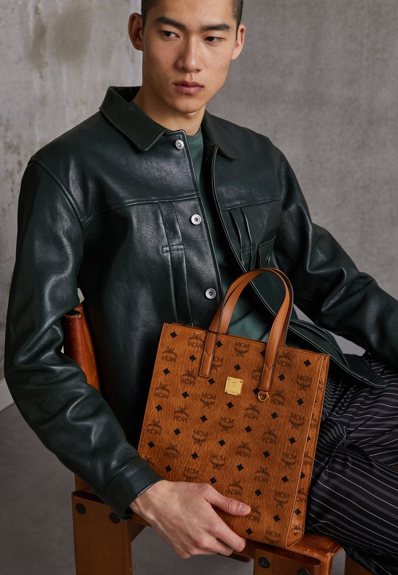 MCM KLASSIK VISETOS  - Shopping bag - cognac