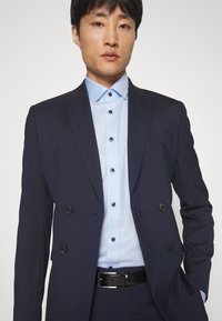 OLYMP Level Five BODY FIT - Srajca - light blue