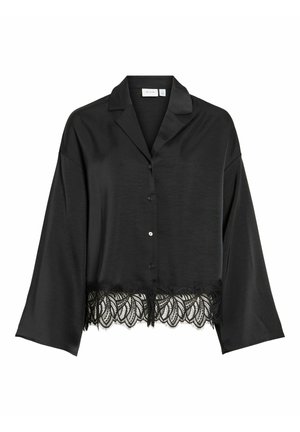 Černá halenka s límečkem, zapínáním na knoflíky a širokými rukávy. Má ozdobný krajkový lem na spodním okraji. Hladká textura látky.