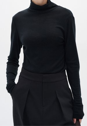 Pullover - black