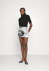 Davida Cashmere TURTLENECK - Basic póló - black