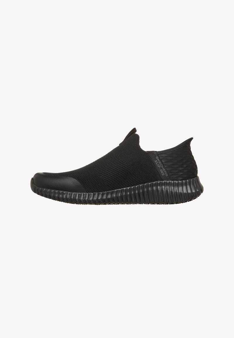 Schwarzer, slip-on Sportschuh mit strukturierter Sohle und gestricktem Obermaterial, ausgestattet mit Zugschnallen an Zunge und Ferse, gebrandet mit Skechers Slip-ins.