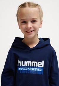 Hummel TUKAS - Kapuzenpullover - black iris