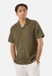 No seleccionado, olive