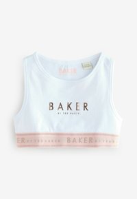Bijela pamučna kratka majica s širokim ružičastim elastičnim pojasom na kojem je metalik zlatnim slovima ispisano "BAKER". Glatka tekstura i bez rukava.