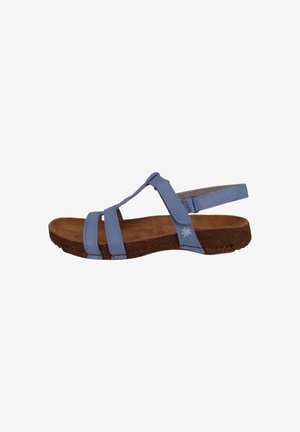 Sandales en cuir bleu avec trois brides, un design T-strap et une semelle texturée marron. Présente un petit détail d'accent blanc sur le côté.