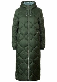 Abrigo puffer largo verde con un diseño acolchado, capucha, cierre de cremallera frontal y sutiles puños acanalados. Cuenta con un forro interior suave.