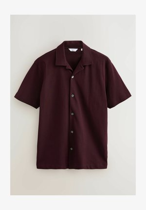 Korte mouw shirt in diep bordeaux, gemaakt van gladde stof, met een gewone kraag en zes zwarte knopen aan de voorkant.