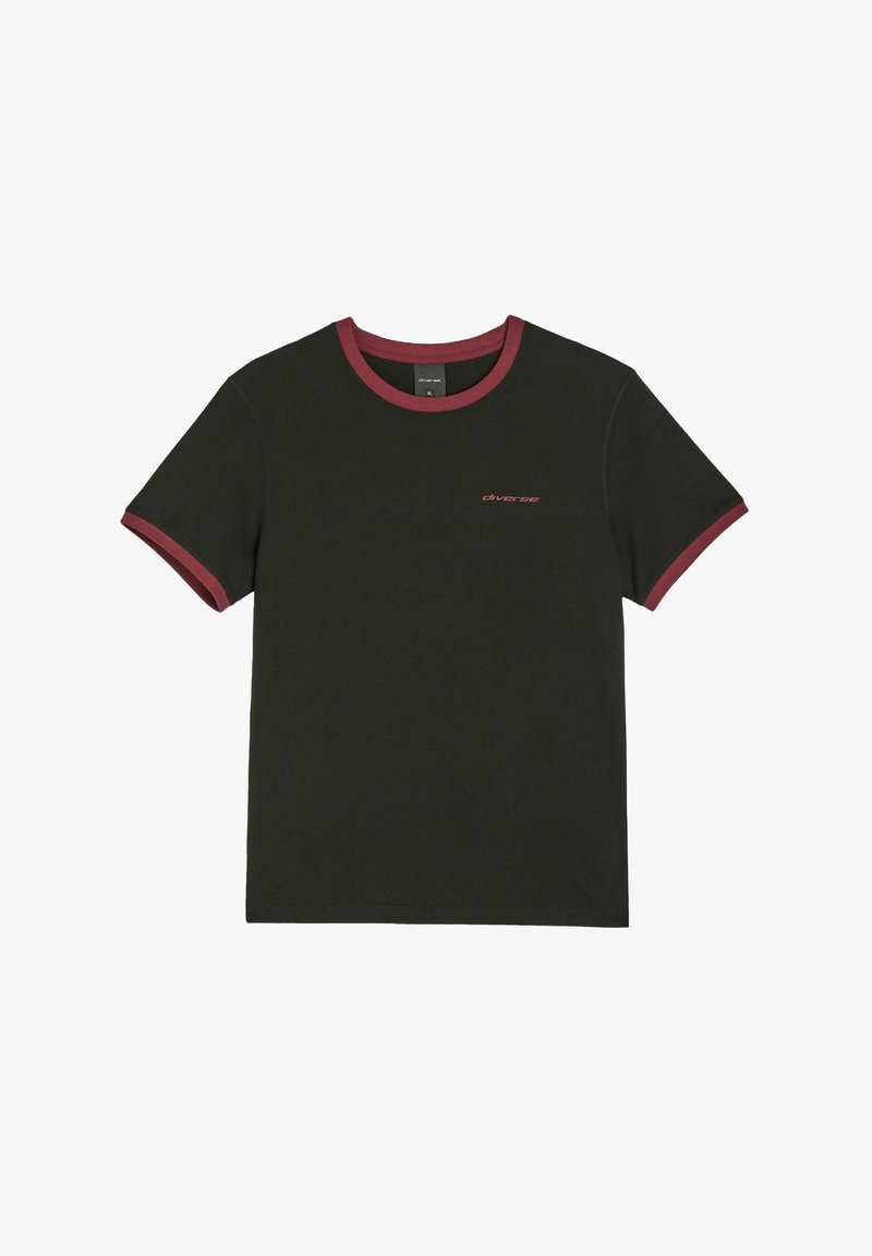 Czarny bawełniany t-shirt z krótkimi rękawami, czerwonym ściągaczem w okolicy szyi i mankietach, z wyszywanym na przodzie czerwonym logo "diverse".