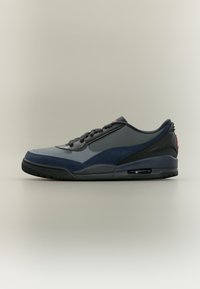 Δεν επιλέχθηκε, iron grey/picante red/black/obsidian/dark smoke grey/cool grey