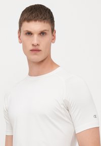 Champion TRAINING KOMPRESSION - T-skjorte til trening - white