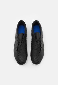 Nike Performance PHANTOM GX 2 CLUB - Jalkapallokengät kiinteälle alustalle - black