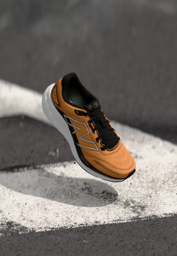 FRESH FOAM 680 V8 - Road running shoes - sizzle