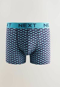Herren Boxershorts mit einem blauen Bund, auf dem "NEXT" steht. Der Stoff hat ein geometrisches Muster in verschiedenen Blautönen und Bordeauxrot.