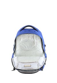 Mochila azul con un interior texturizado que presenta un bolsillo superior con cremallera y una base blanca. El interior muestra un diseño de patrón de contorno.