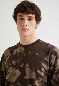 Koton T-shirts print - brown