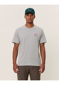 Les Deux GLOBE - T-shirt estampada - grey melange/magenta