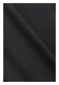 Tessuto tessuto nero che mostra una consistenza liscia con un sottile motivo diagonale, piegato per rivelare profondità e morbidezza. Ideale per vari utilizzi.