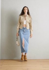 Thumbnail Image 2