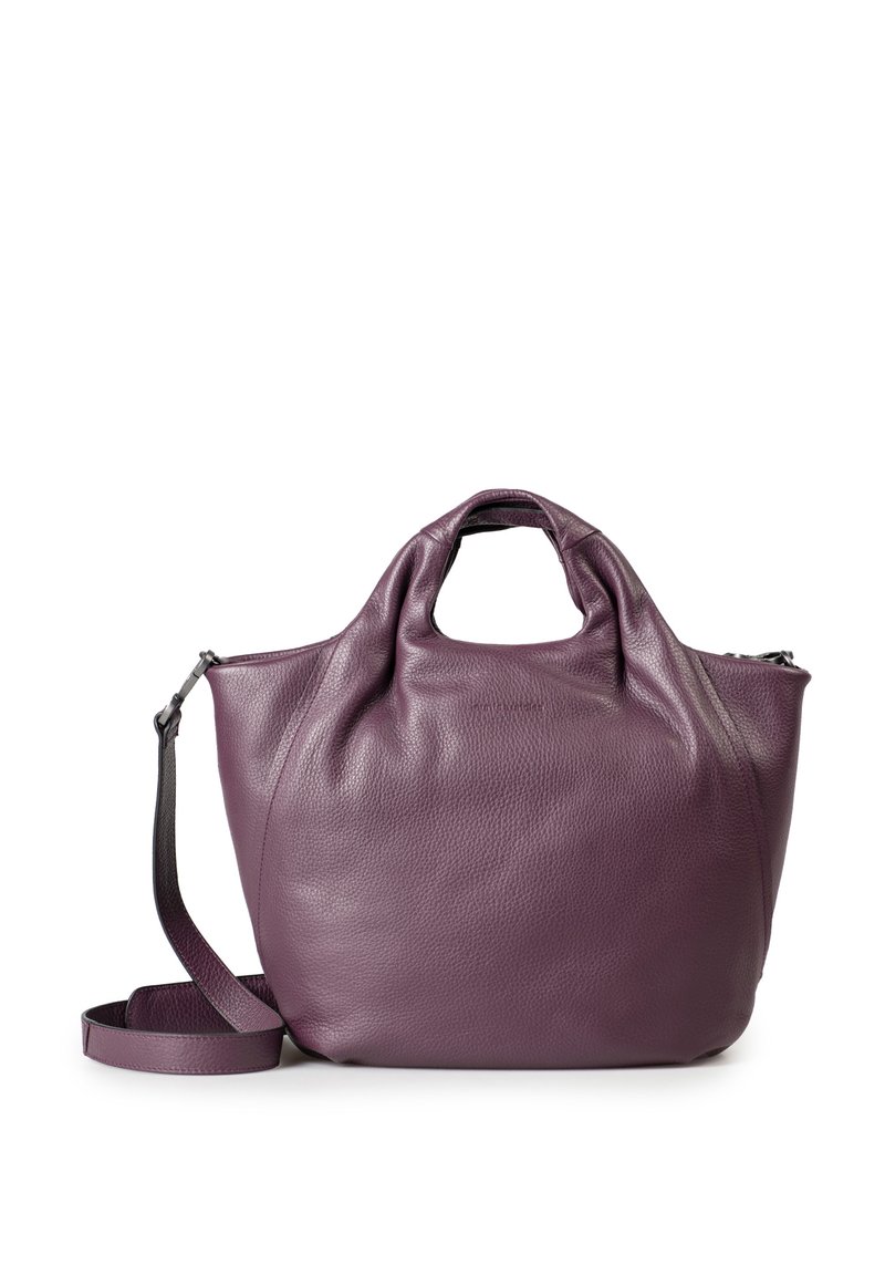 Borsa a tracolla in pelle viola morbida con manico superiore e tracolla regolabile, esposta su sfondo bianco.