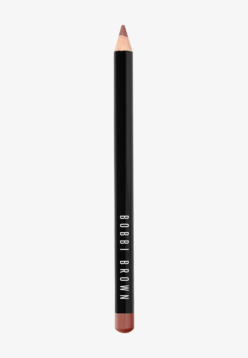 Bobbi Brown leppeblyant med svart kropp, spiss tupp og en varm nude-farge. Har hvit tekstlogo langs siden.