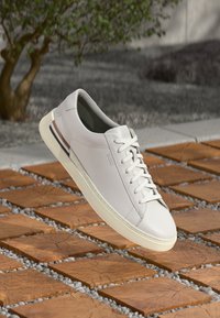 CLINT - Baskets basses - white