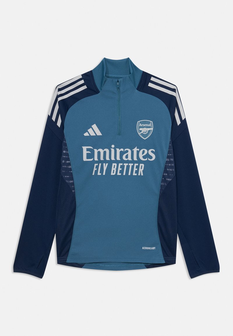 Blauw en marineblauwe trainingstop met lange mouwen en halve rits, witte Adidas-strepen, Arsenal-wapen en "Emirates Fly Better" logo. AEROREADY-stof.